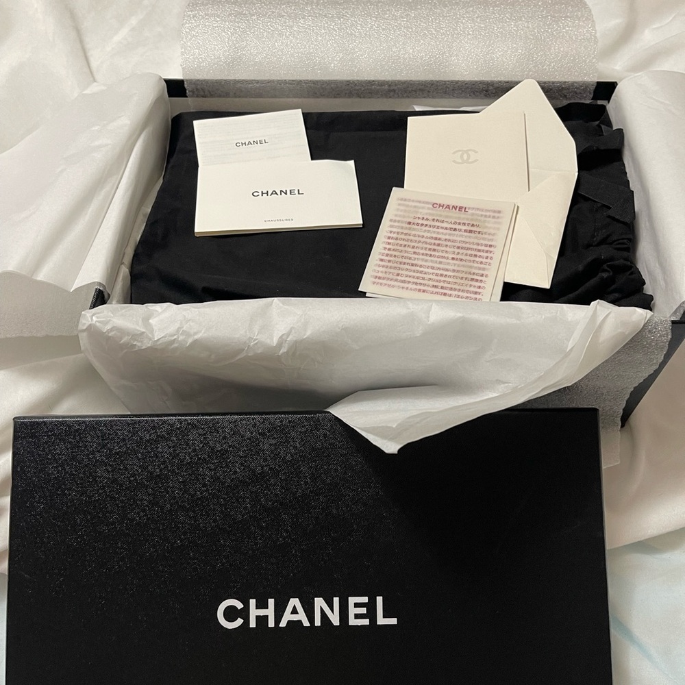 Chanel Greek/Roman sandals vibrant red. Made of lambskin leather - Picture 4 of 5